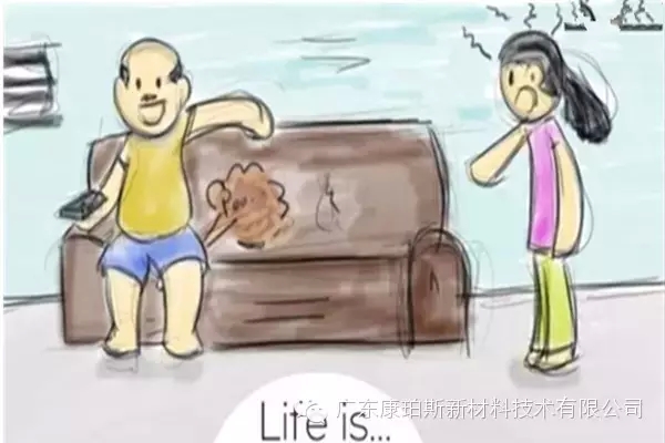 人生就是。。。 妻子已經(jīng)發(fā)火，你卻肆無忌憚地放屁“排毒氣”